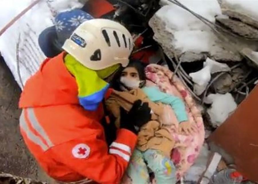 Video: The Lebanese team rescues a pregnant woman and her daughter