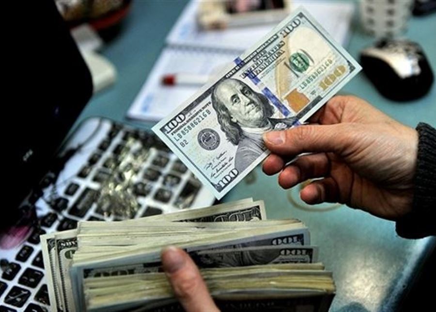 The exchange rate of the dollar remained constant this evening at its previous price, which ranged between 39,700 and 39,750 Lebanese pounds per US dollar.